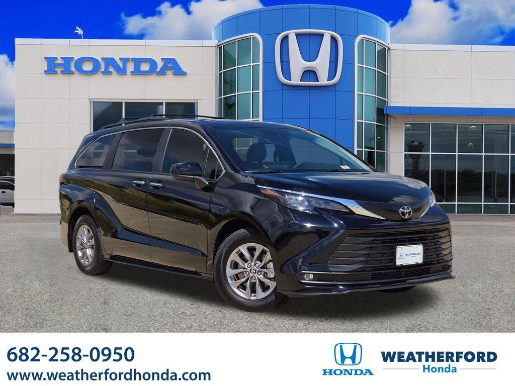 Midnight Black Metallic 2026 Toyota Sienna Minivan Front-Wheel Drive Continuously Variable Transmission