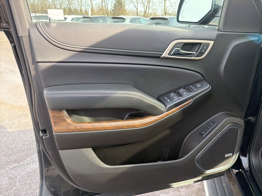 Thumbnail: 2019 GMC Yukon - 19