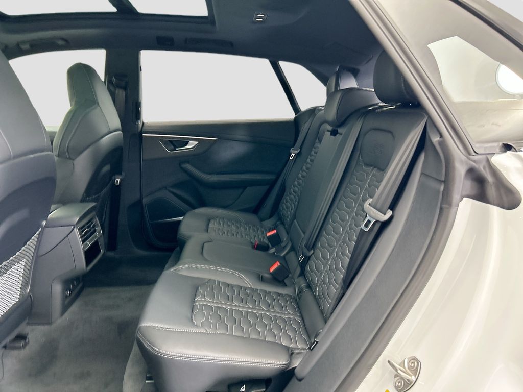 Thumbnail: 2026 Audi RS Q8 - 21