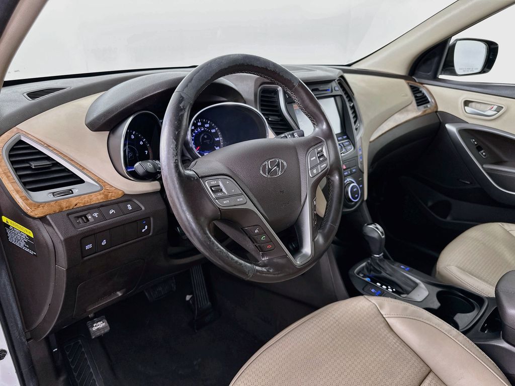 Thumbnail: 2016 Hyundai Santa Fe - 9