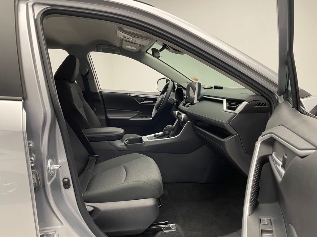 Thumbnail: 2025 Toyota RAV4 - 17