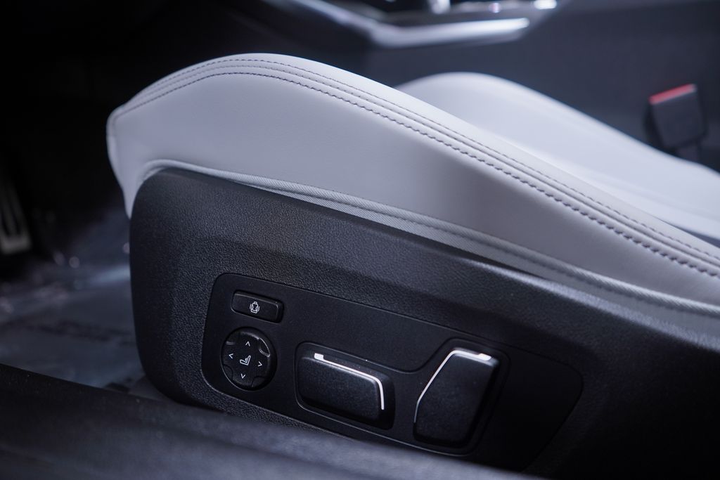 Thumbnail: 2026 BMW M4 - 21