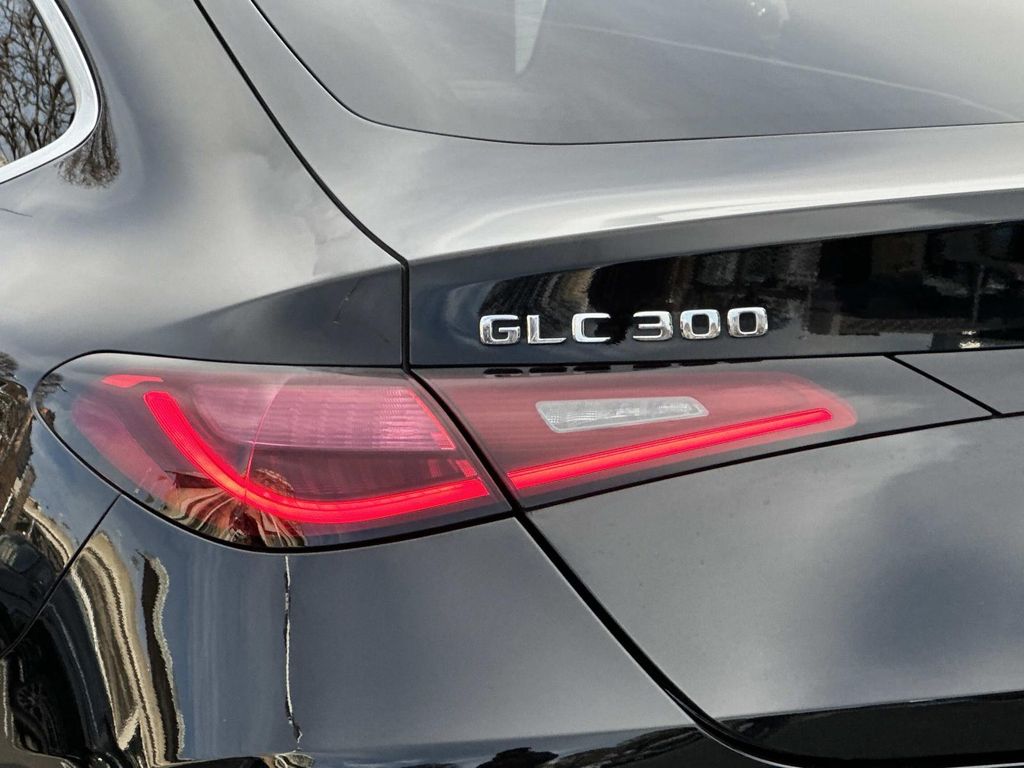 Thumbnail: 2024 Mercedes-Benz GLC - 12