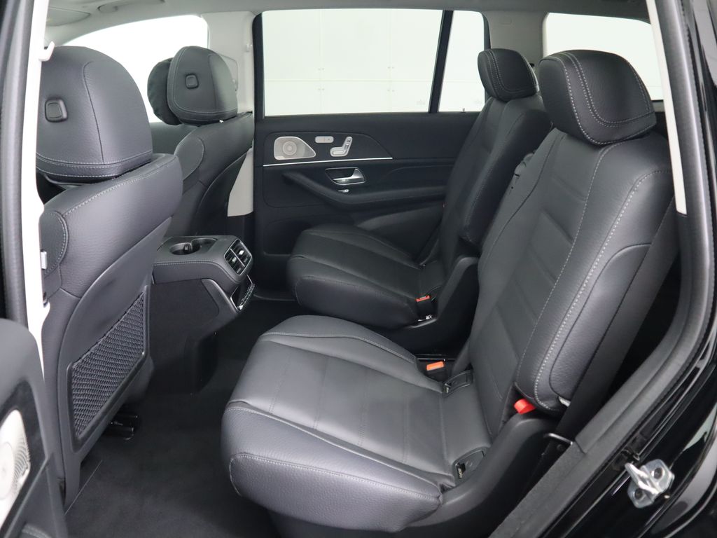 2025 Mercedes-Benz GLS 450 4MATIC 23