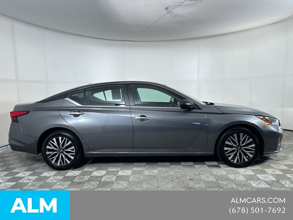 Used 2025 Gray Nissan 2.5 SV image 5