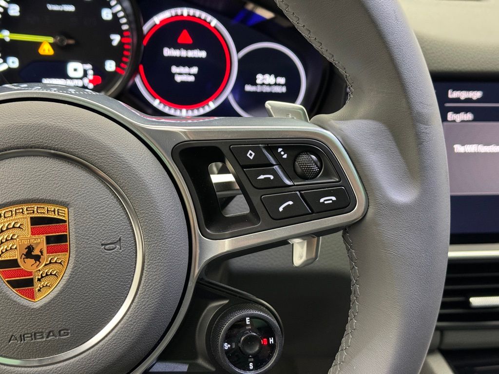 2023 Porsche Cayenne Platinum Edition 14