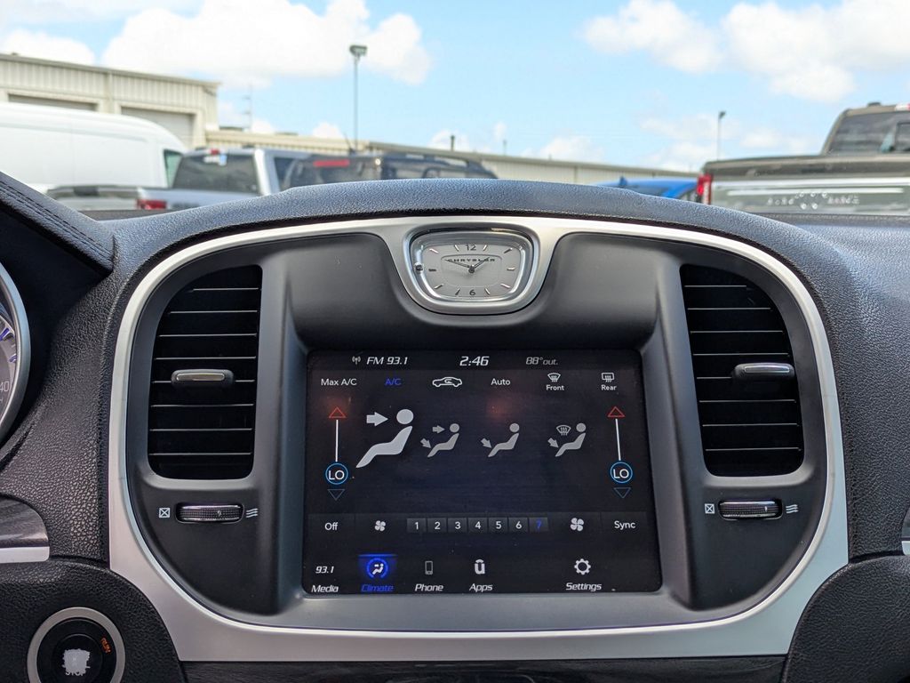 2022 Chrysler 300 Touring