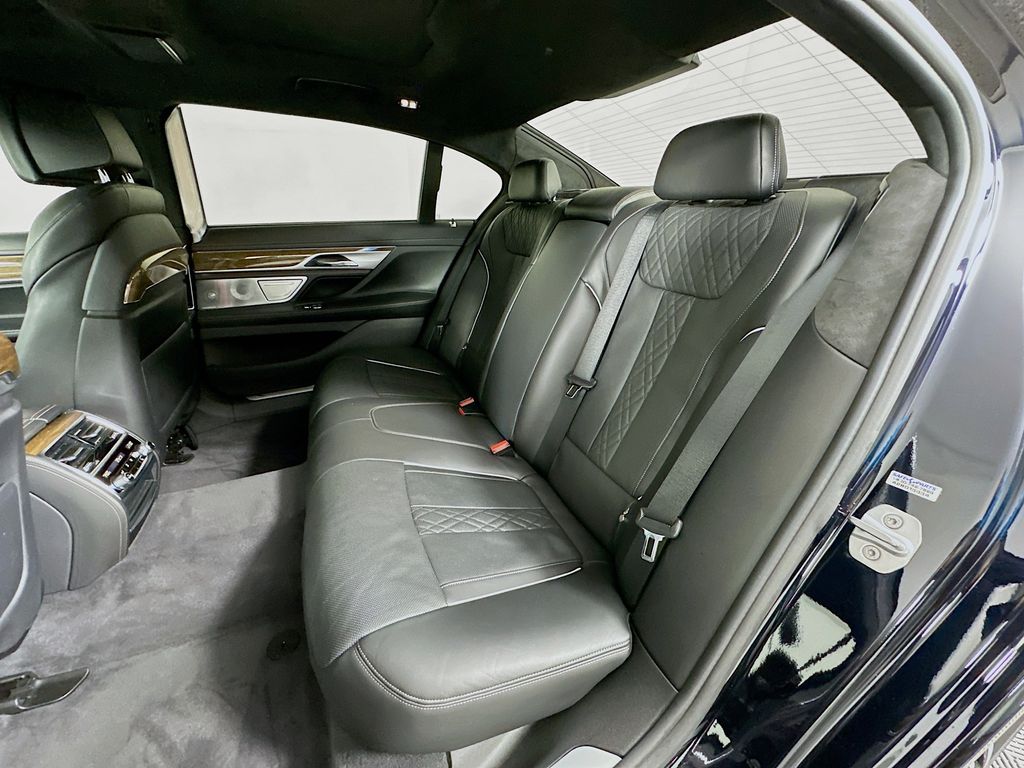 Thumbnail: 2016 BMW 7 Series - 25