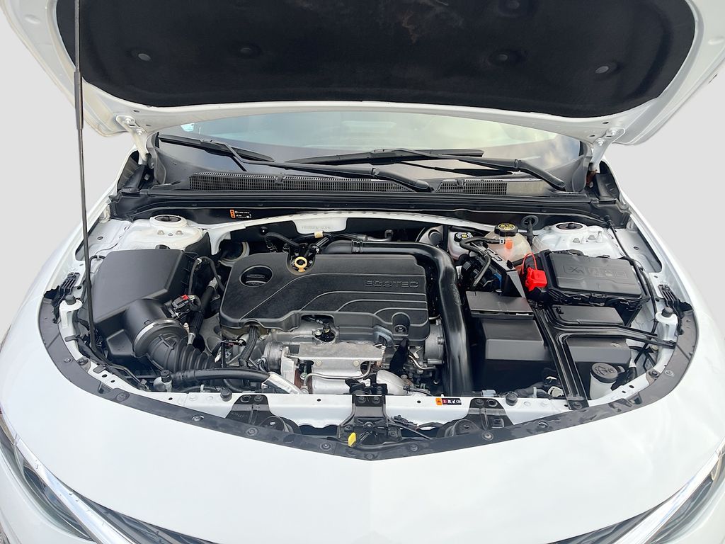 Used 2020 White Chevrolet RS image 28