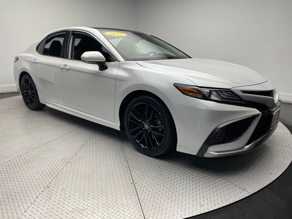 2022 Toyota Camry XSE 3