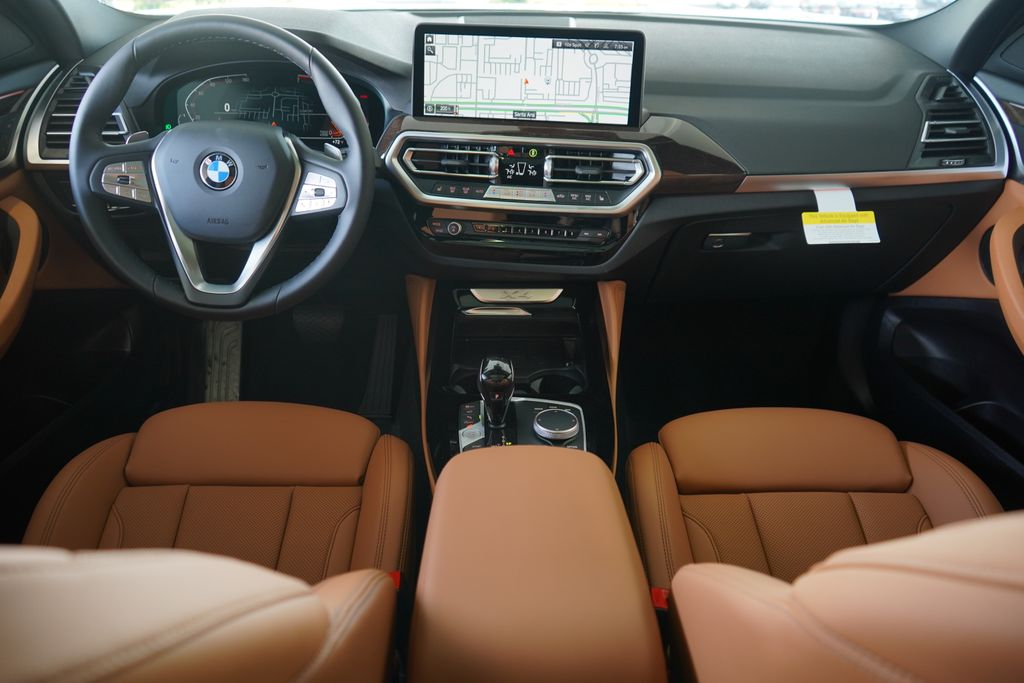 Thumbnail: 2025 BMW X4 - 12