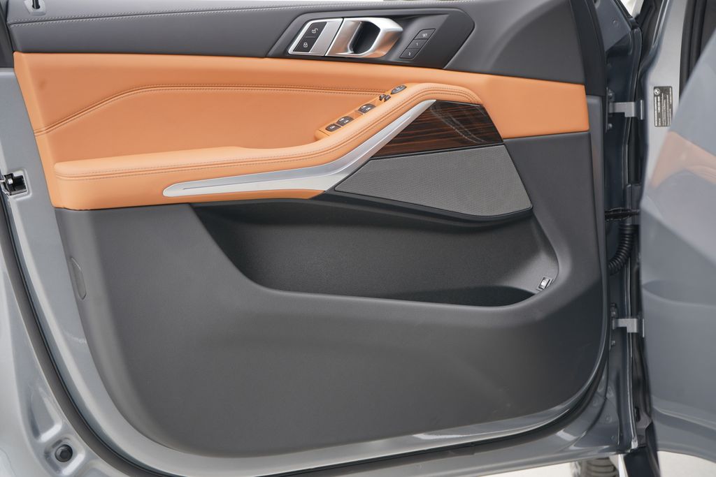 Thumbnail: 2026 BMW X5 - 10