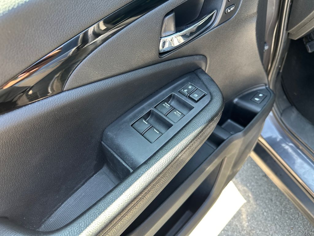 Used Car 2019 Honda Pilot  Touring For Sale Under $25,000 In Austin, Texas