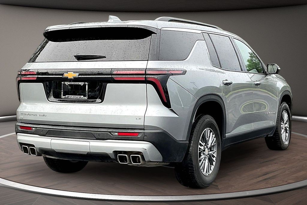 Used 2024 Chevrolet Traverse SUV