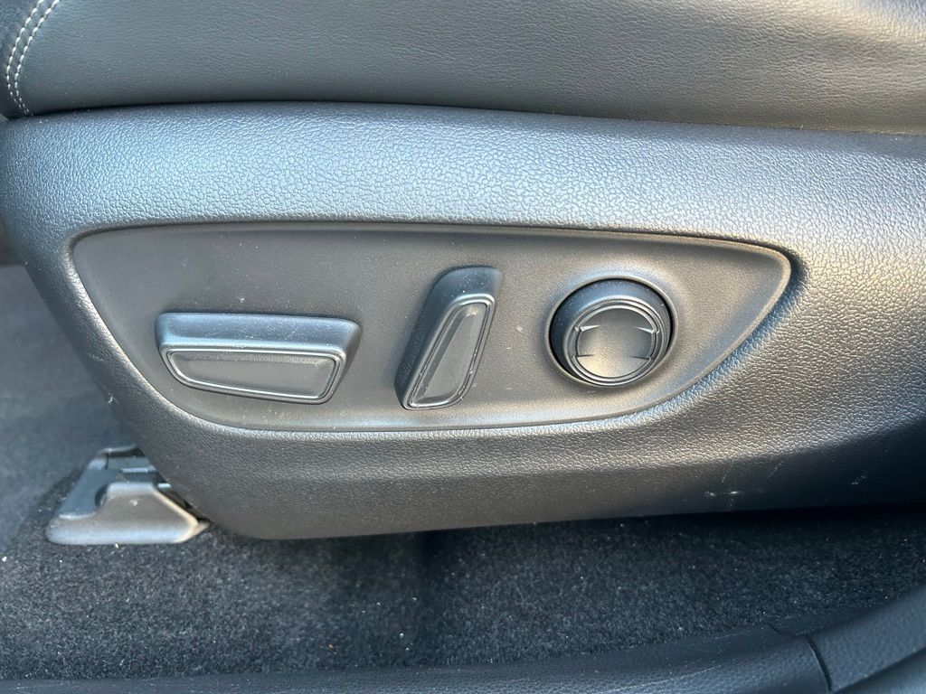 Thumbnail: 2023 Toyota RAV4 - 16