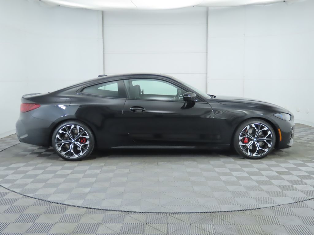 Thumbnail: 2025 BMW 4 Series - 4