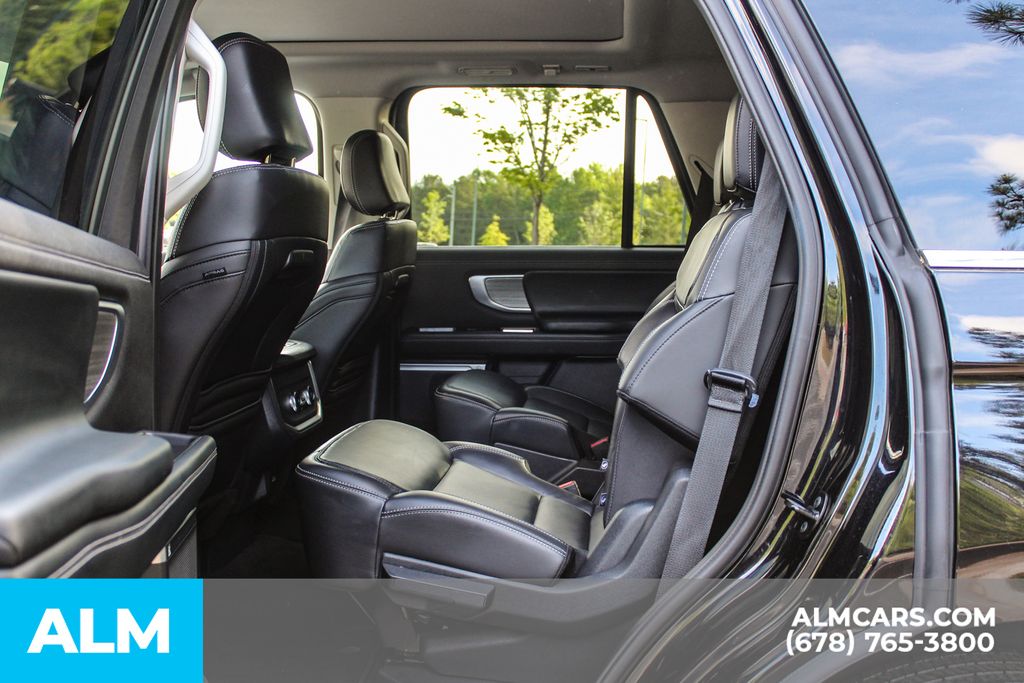 Used 2025 Black Ford Platinum image 17