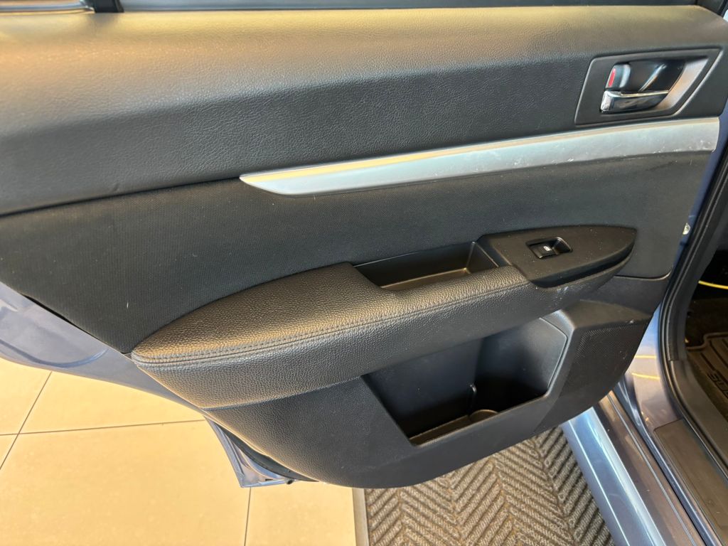 2014 Subaru Legacy 2.5i