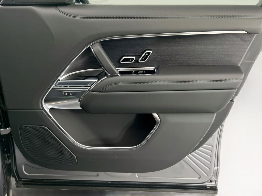 Thumbnail: 2026 Land Rover Range Rover - 24