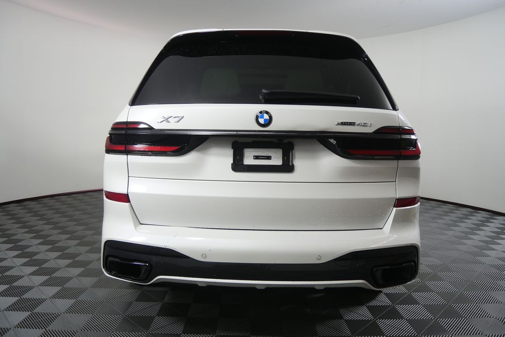 Thumbnail: 2024 BMW X7 - 4