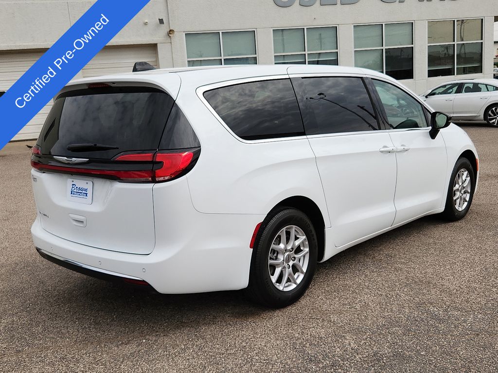 2024 Chrysler Pacifica Touring L - 10