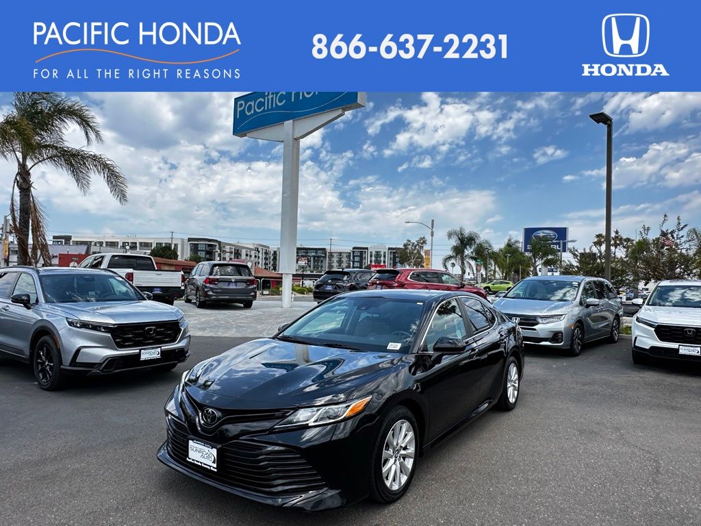Midnight Black Metallic 2019 Toyota Camry Sedan Front-Wheel Drive 8-Speed Automatic