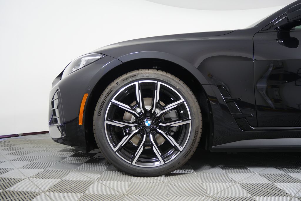 Thumbnail: 2025 BMW i4 - 7
