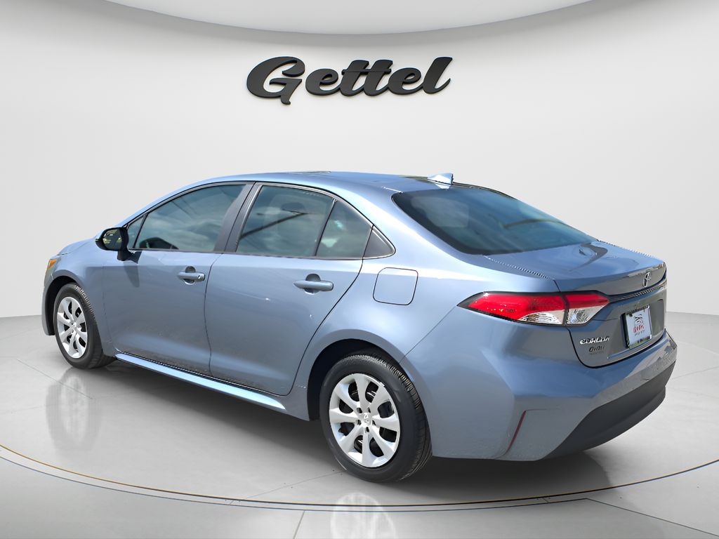 Used 2024  Toyota LE image 7