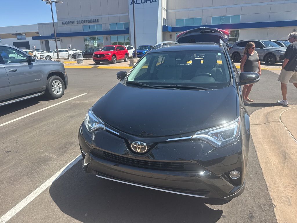 Thumbnail: 2018 Toyota RAV4 - 2
