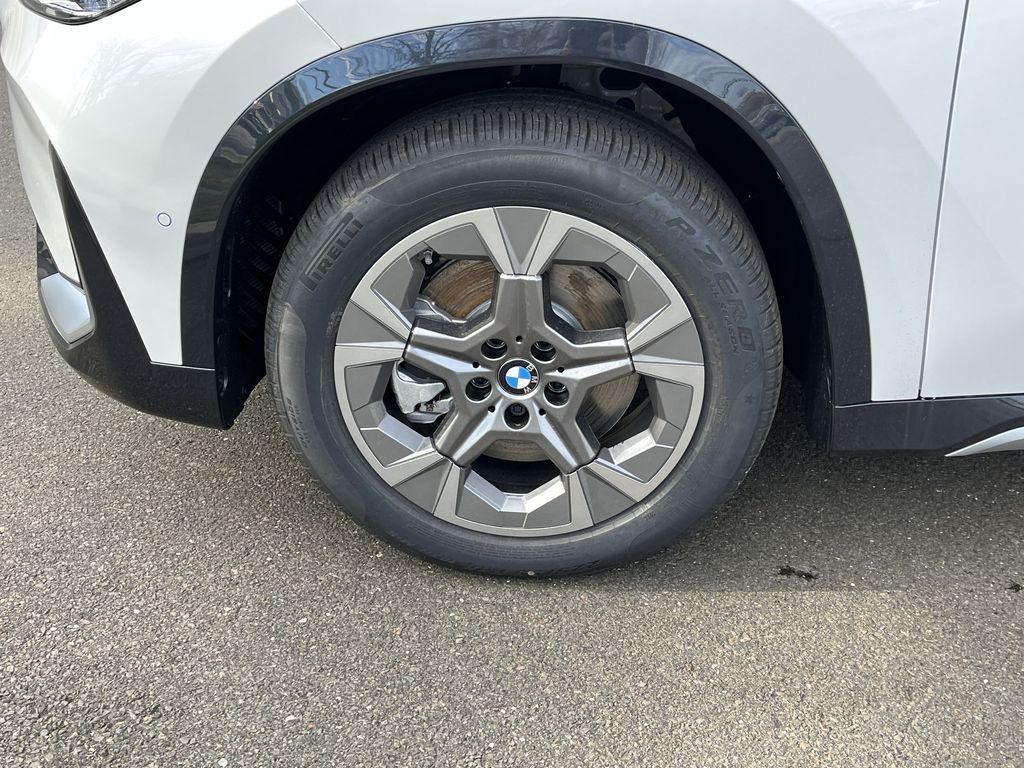 2025 BMW X1 xDrive28i 10