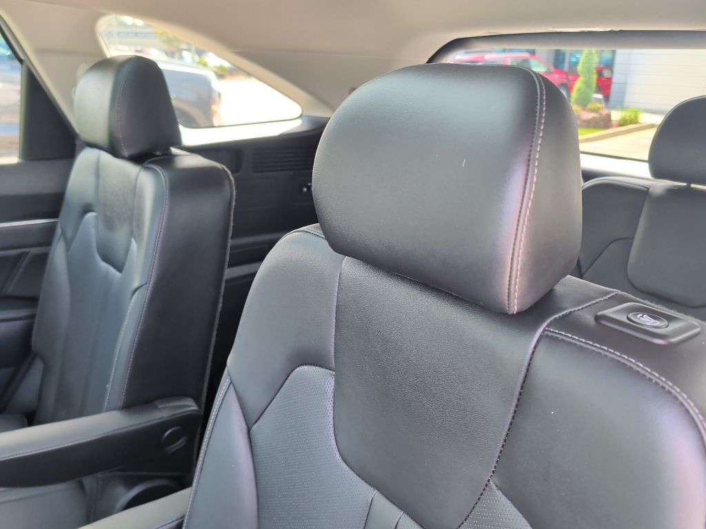 Used 2022 White Kia SX image 7