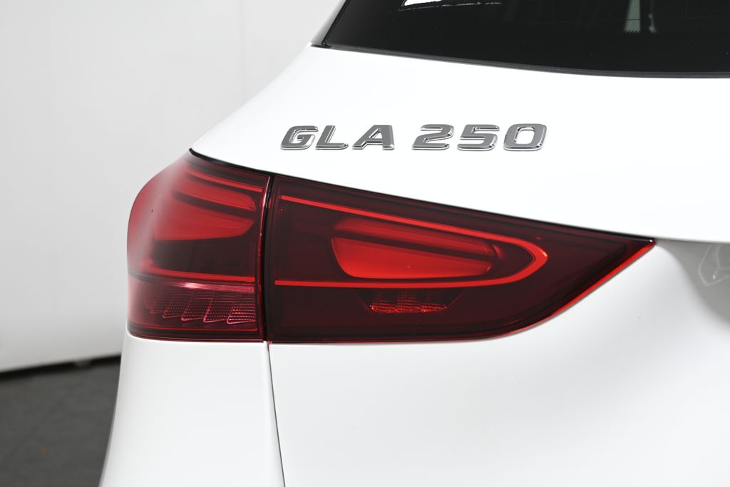 Thumbnail: 2025 Mercedes-Benz GLA - 12