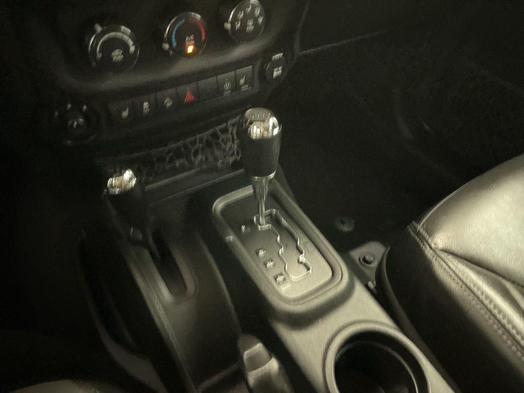 Used 2018 Black Jeep Unlimited Sahara image 17