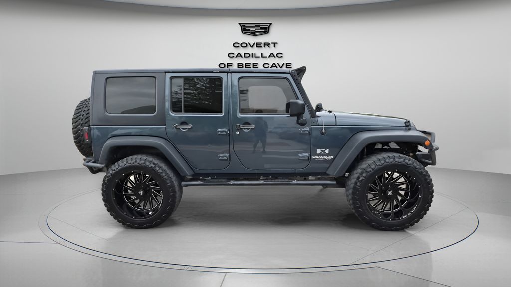 Used 2008  Jeep Unlimited X image 11