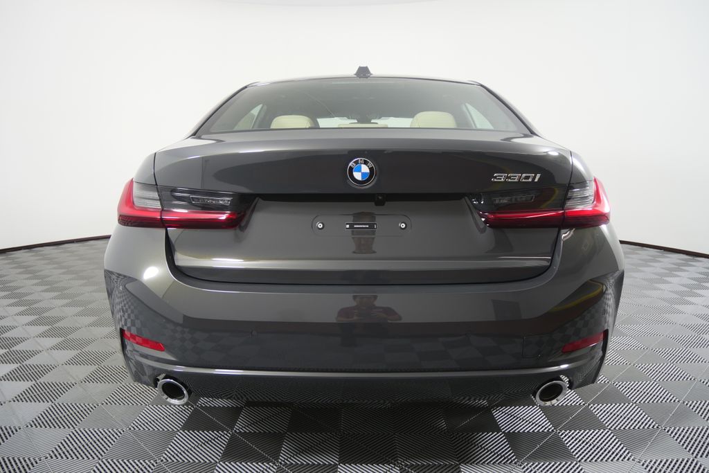Thumbnail: 2026 BMW 3 Series - 4