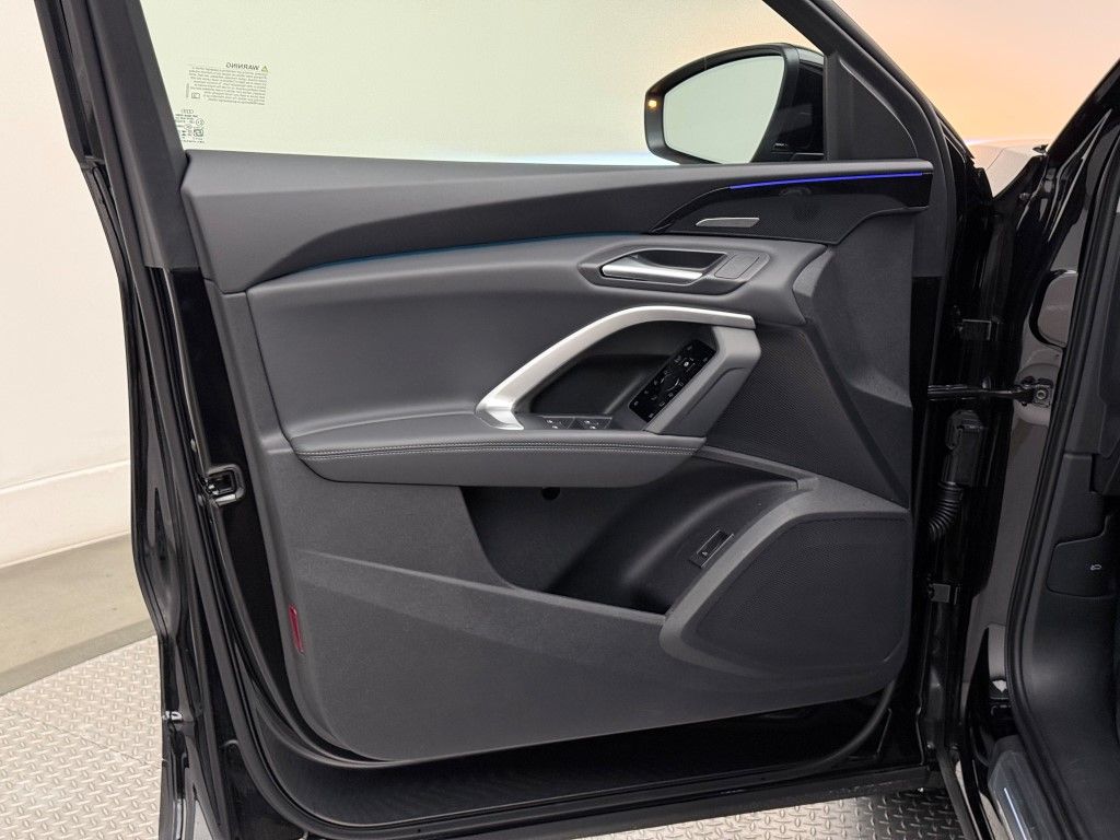 Thumbnail: 2025 Audi Q5 - 25