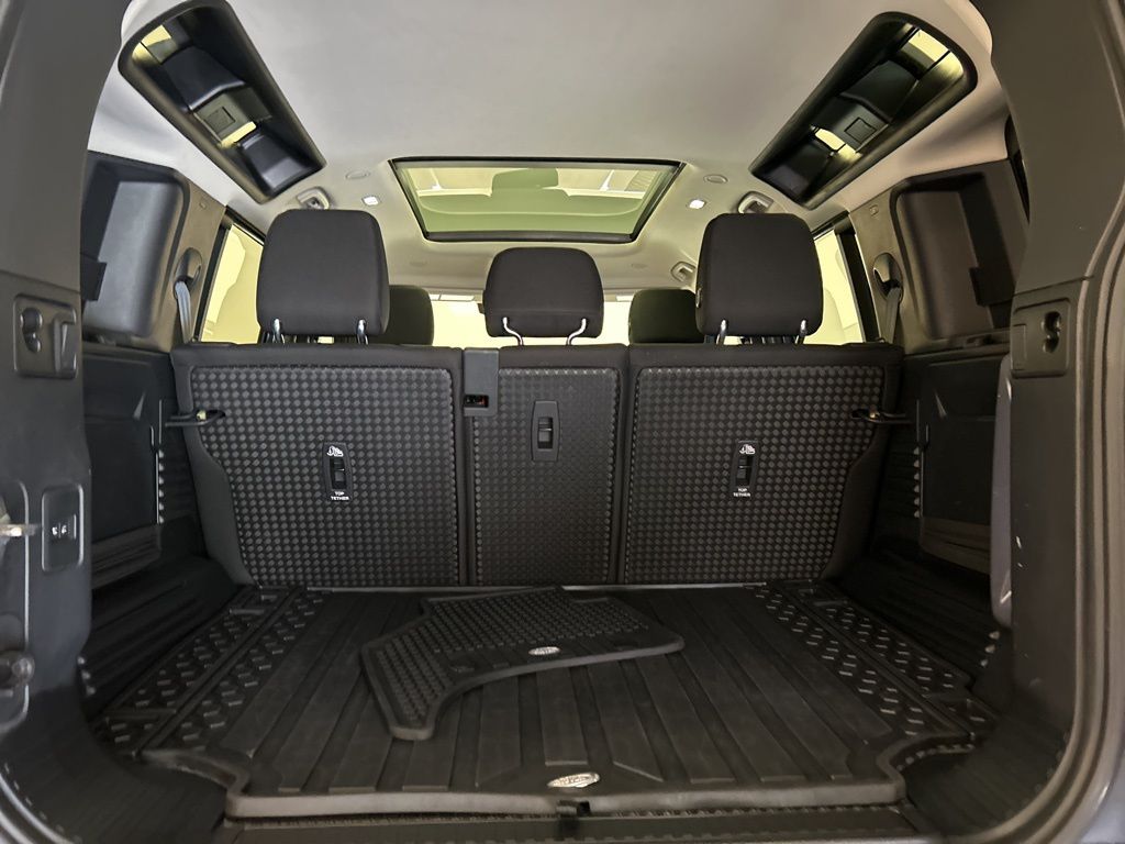 Thumbnail: 2020 Land Rover Defender - 26