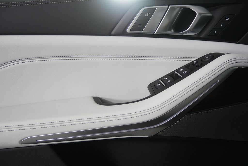 Thumbnail: 2026 BMW X5 - 8