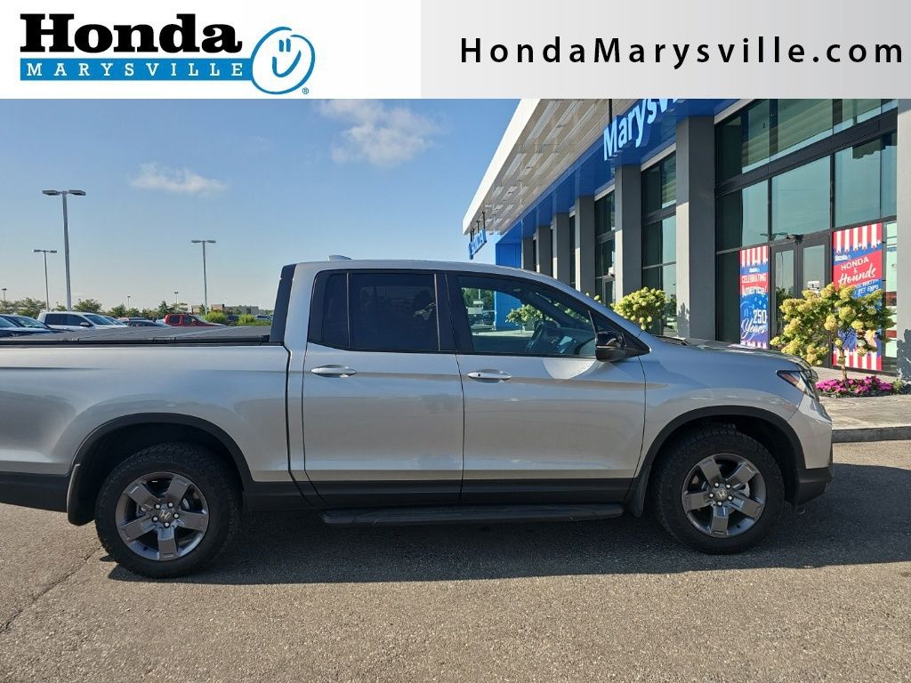 Solar Silver Metallic 2025 Honda Ridgeline Pickup Truck All-Wheel Drive 9-Speed Automatic