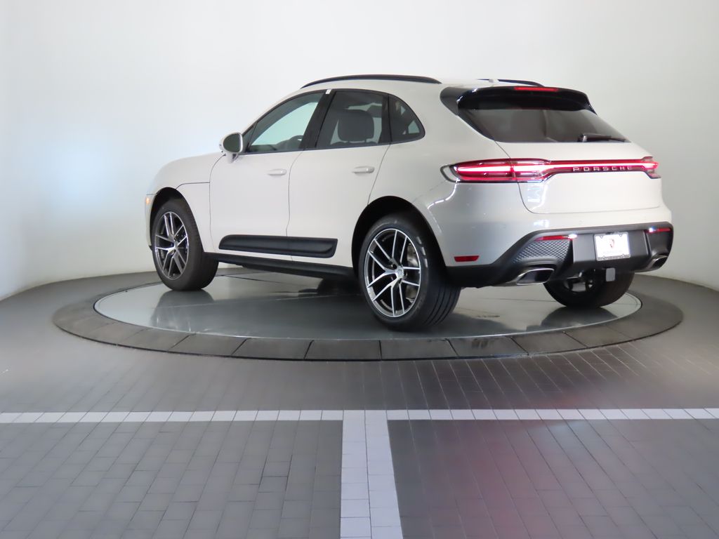 2024 Porsche Macan  3