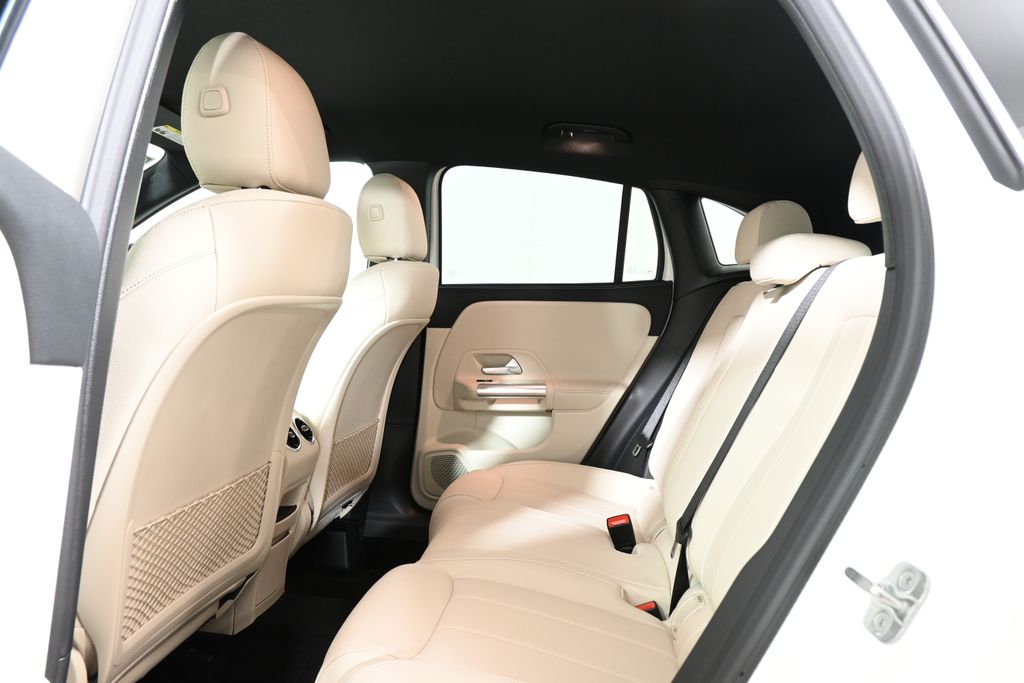 2025 Mercedes-Benz GLA 250 4MATIC 25