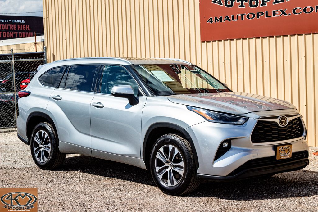 2021 Toyota Highlander XLE FWD