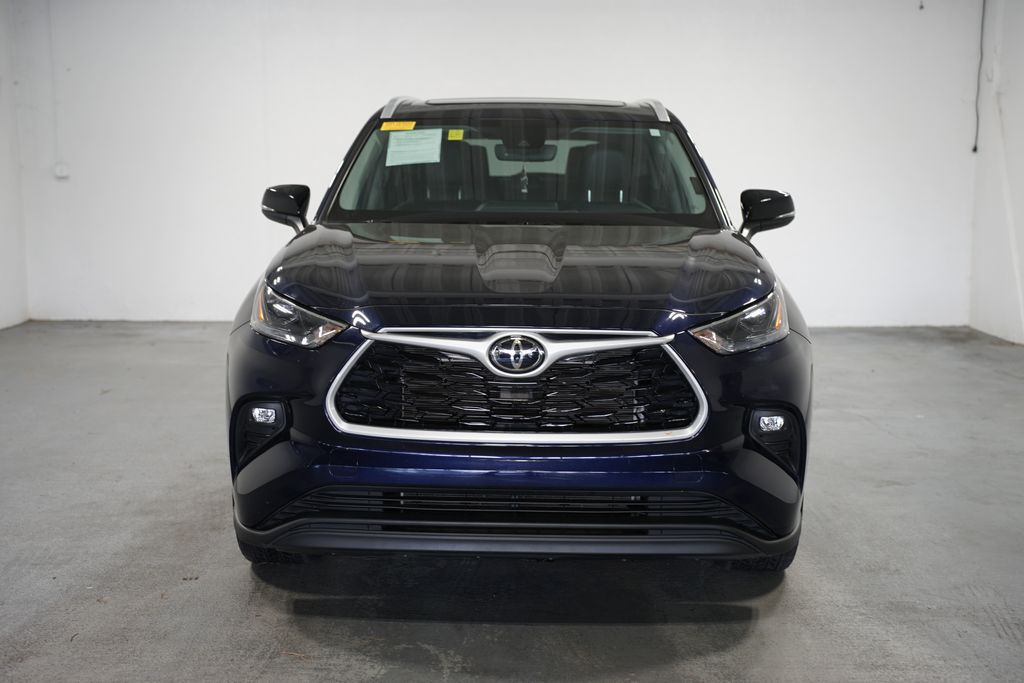 Thumbnail: 2023 Toyota Highlander - 2