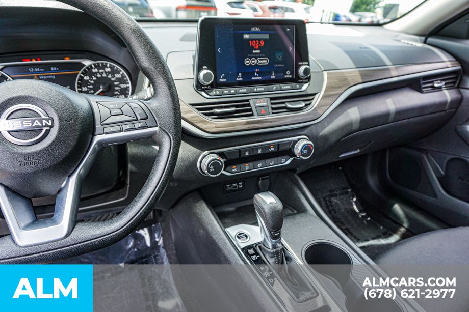 Used 2025 Black Nissan 2.5 SV image 32