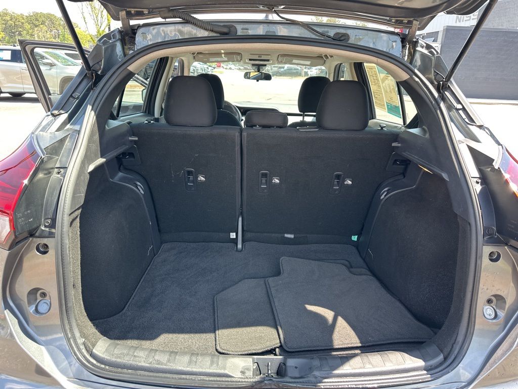2024 Gun Metallic Nissan Kicks SV FWD SUV