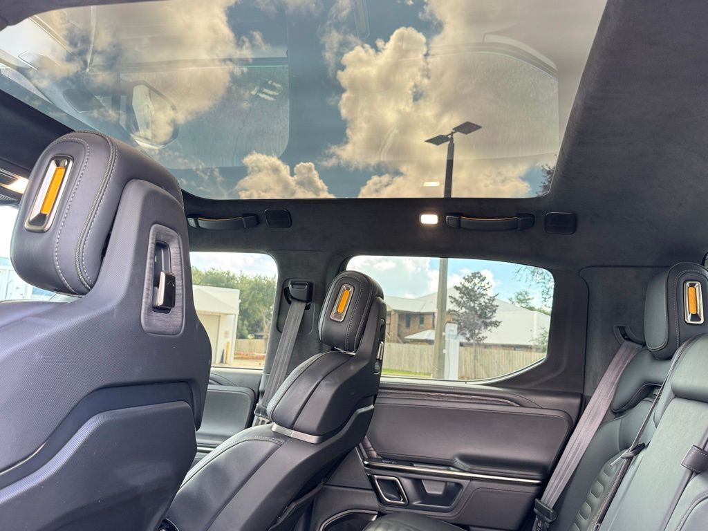 2022 Rivian R1T Adventure photo 14