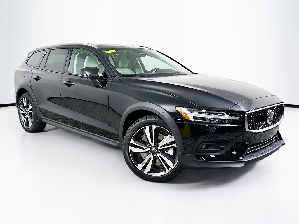 2026 Volvo V60 Cross Country B5 Plus
