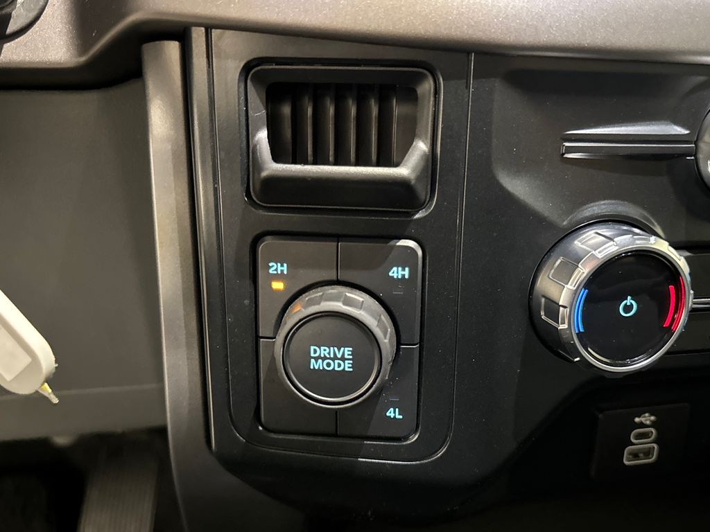 Certified Used 2025  Ford XLT image 30