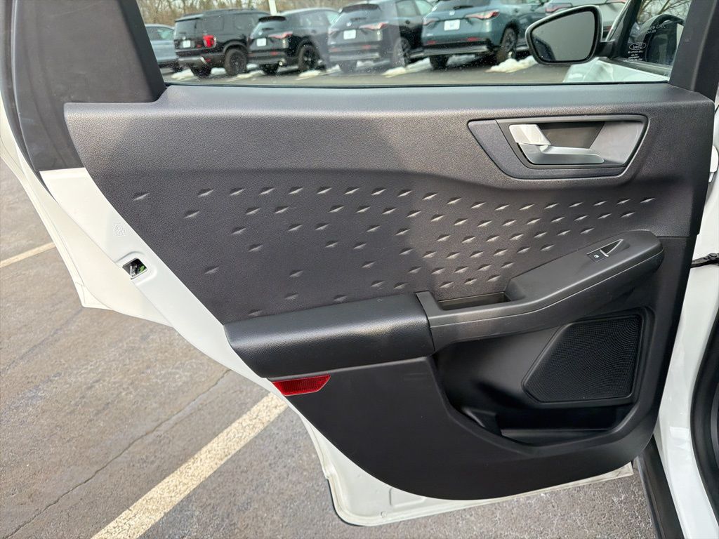 Thumbnail: 2020 Ford Escape - 21