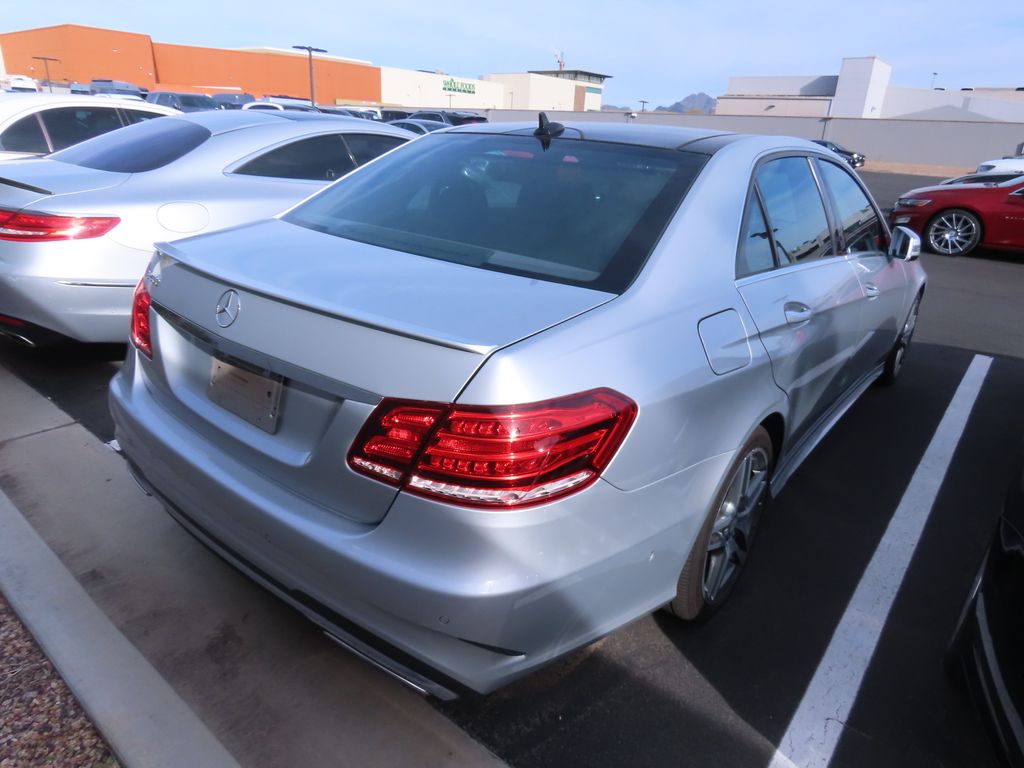 Thumbnail: 2015 Mercedes-Benz E-Class - 3